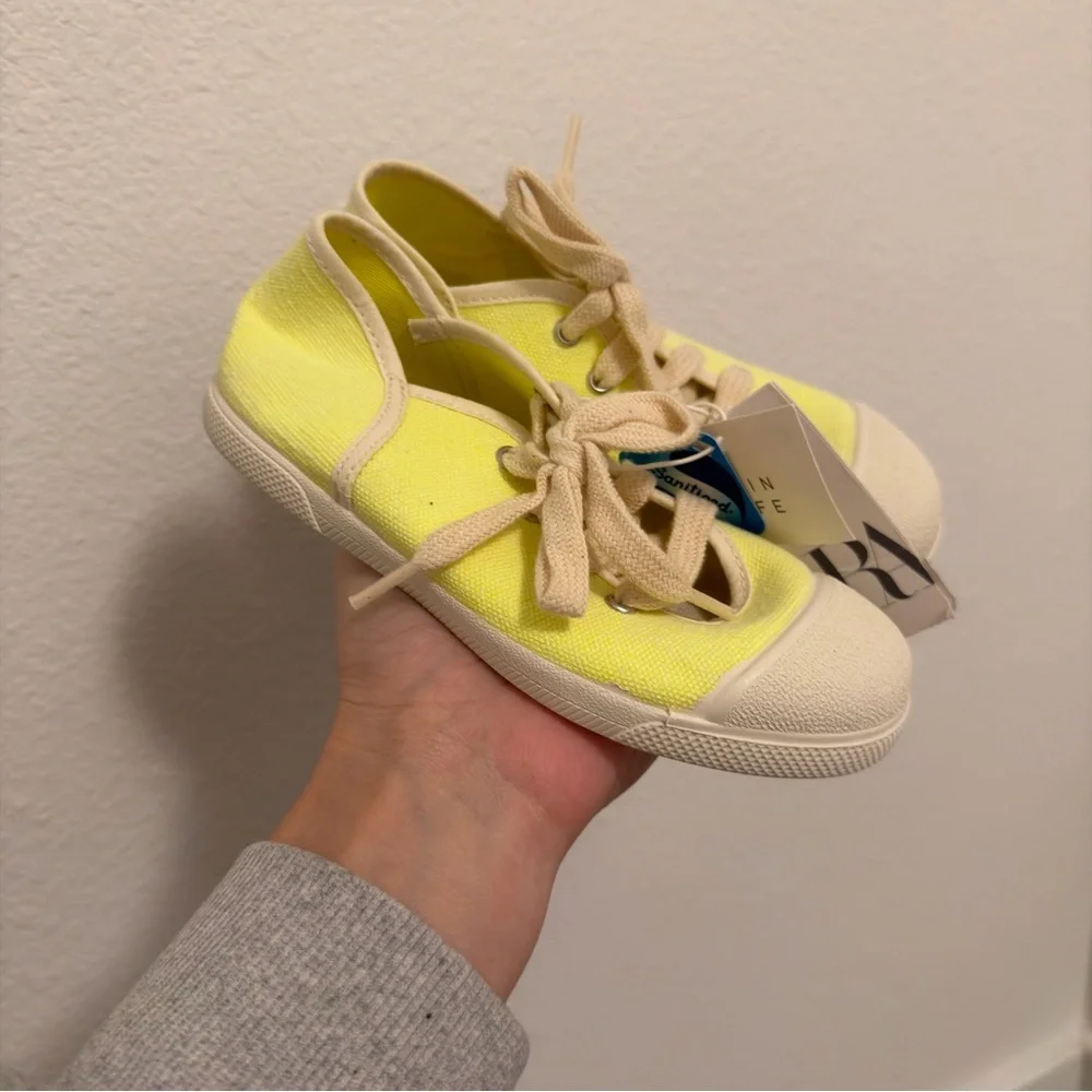 Zara Neon Green Canvas Sneakers Euro Style Lace Up Size 27, 10.5C Unisex Toddler